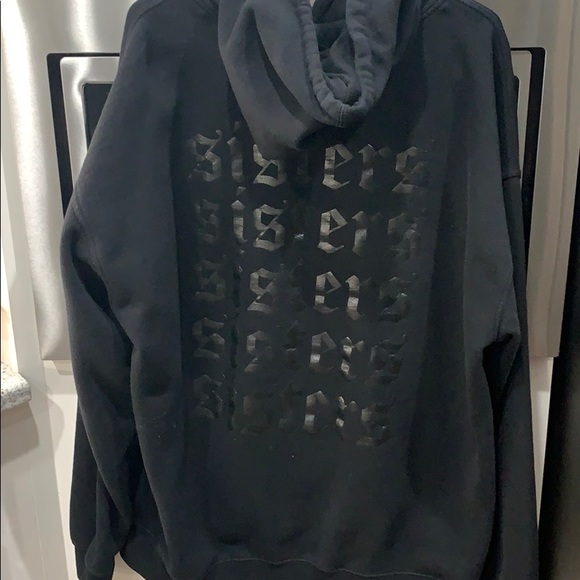 Sisters repeating hoodie - Picture 3 of 3